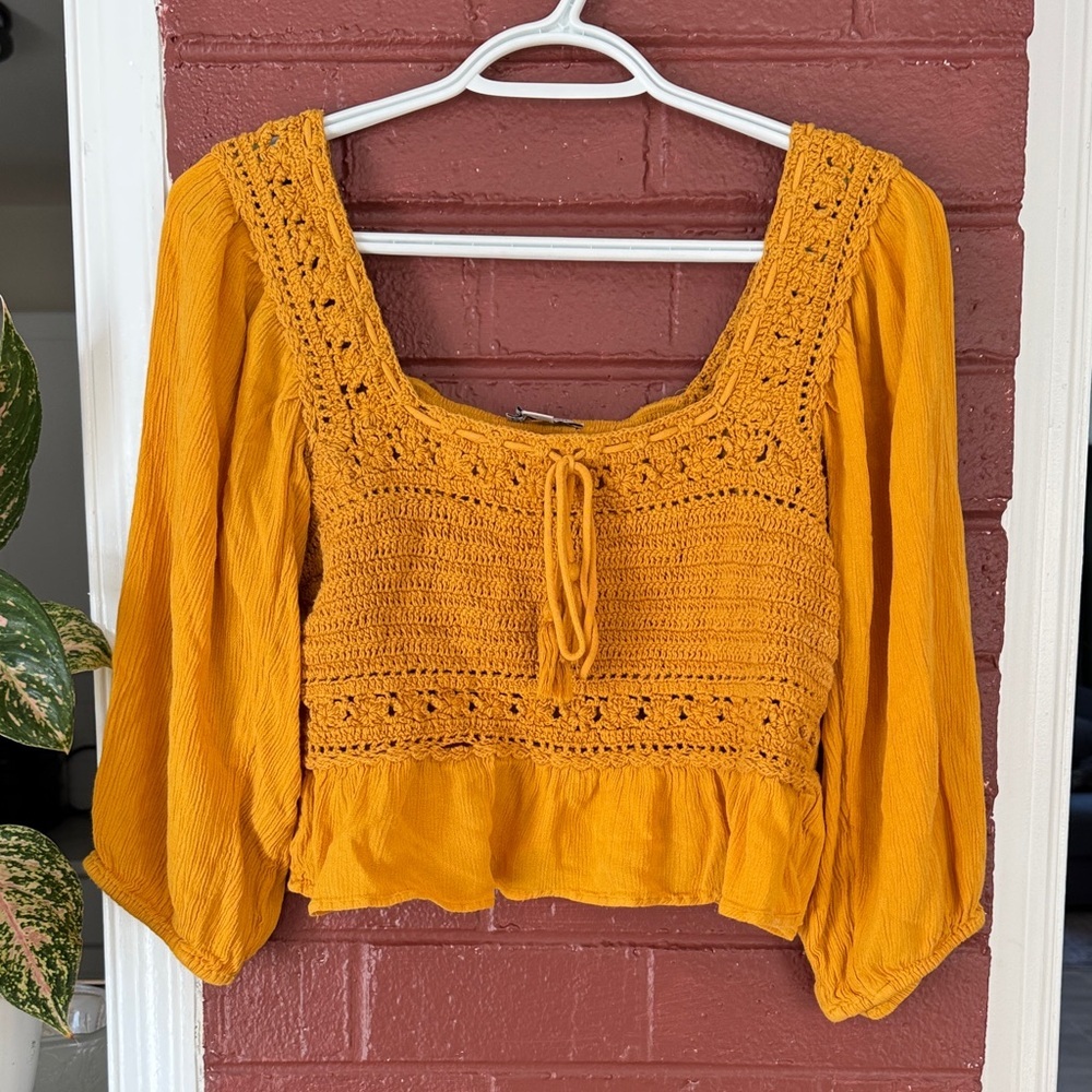 American Eagle Outfitters Boho Crochet Crop Top